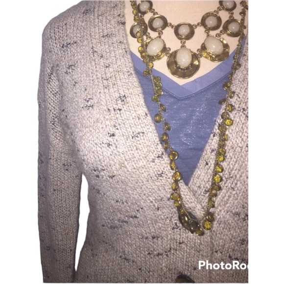 LANE BRYANT GRAY CREAM FAUX FUR BUTTON FRONT SWEATER - Picture 3 of 9